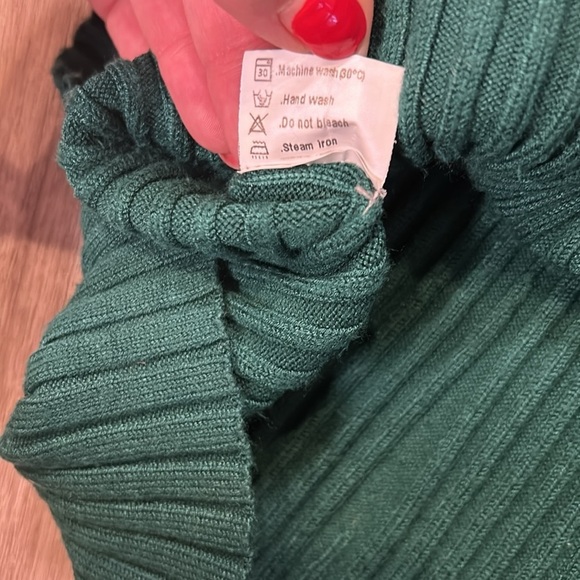 Women’s Green V-Neck Ribbed Knit Long Bodycon Sleeveless Sweater Maxi Dress / S - Picture 7 of 7